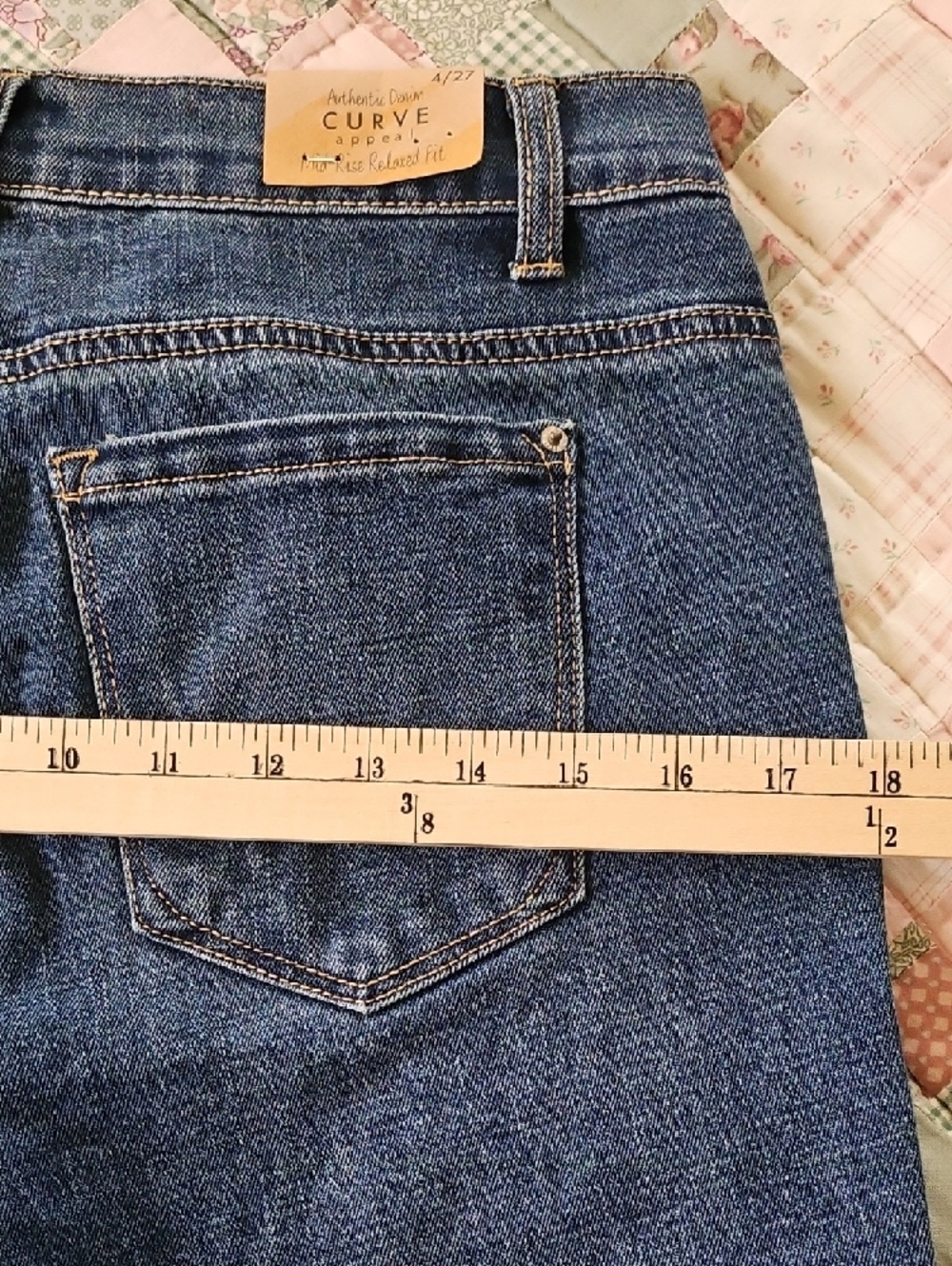 Curve Appeal - Mid-rise Relaxed Fit Jeans- Size 4/27 - Picture 6 of 11